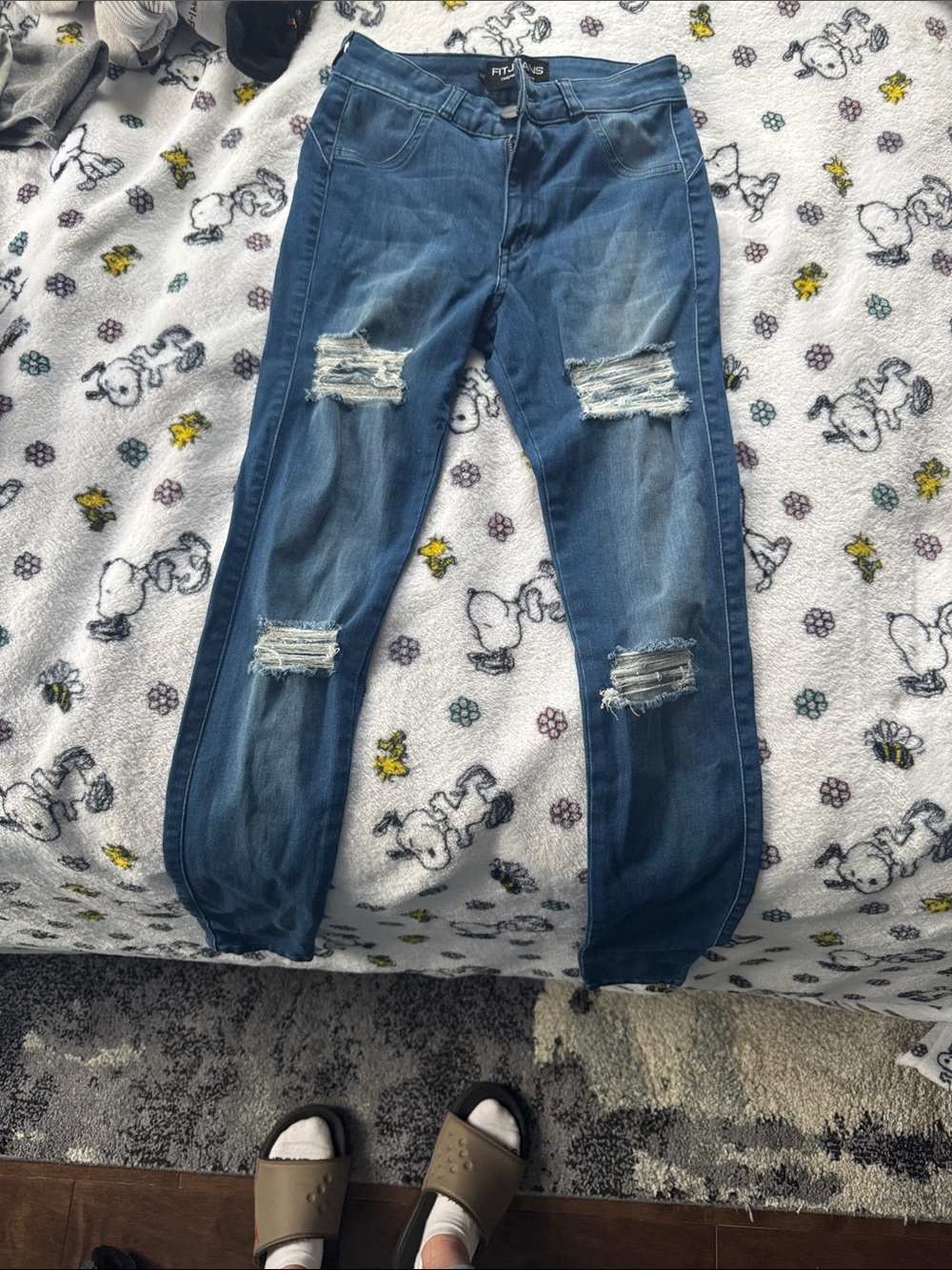 FITJEANS Women's Distressed Dark Blue Skinny Jeans